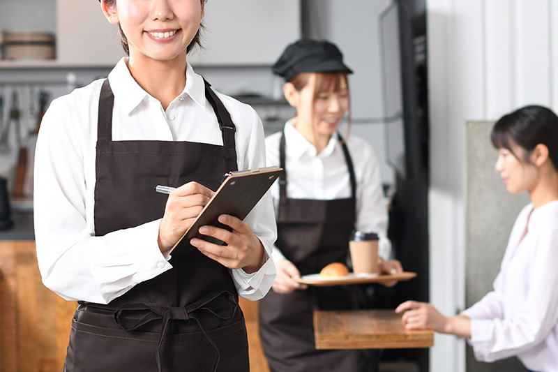 飲食店でのカスハラ・クレーム対応写真